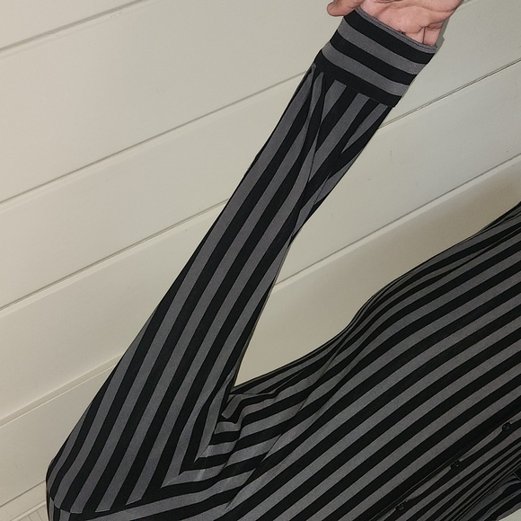NORMA KAMALI BLACK STRIPED DRESS - Picture 2 of 6